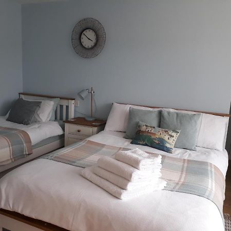 Coast 77 B&B Poole Extérieur photo