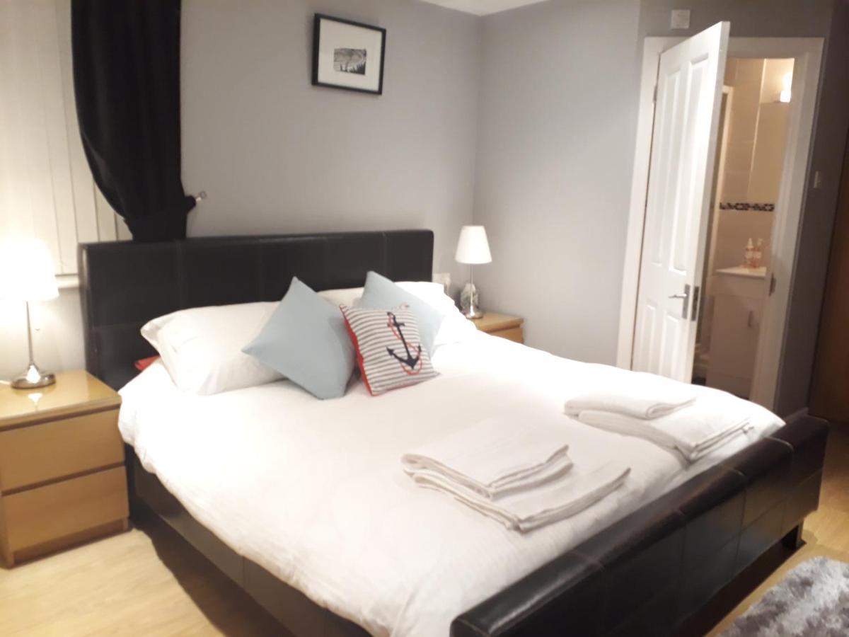 Coast 77 B&B Poole Extérieur photo