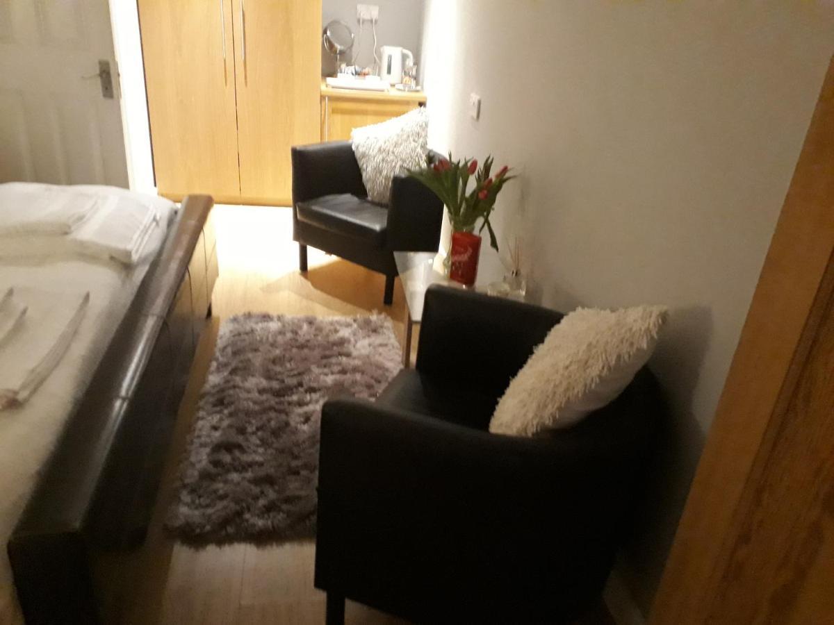 Coast 77 B&B Poole Extérieur photo