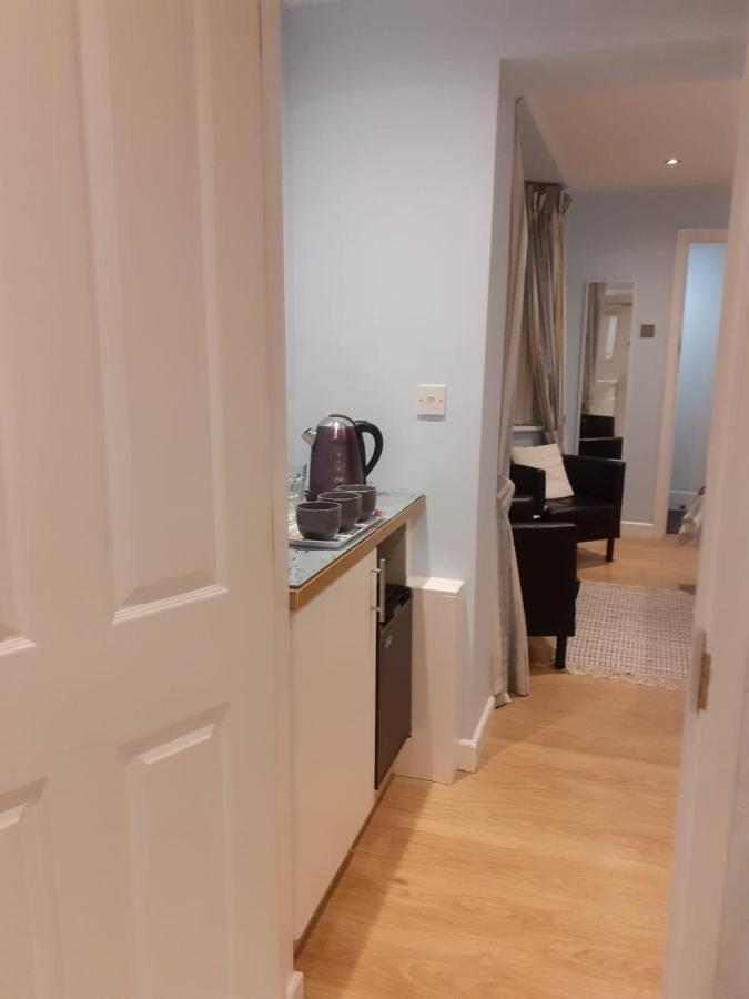 Coast 77 B&B Poole Extérieur photo