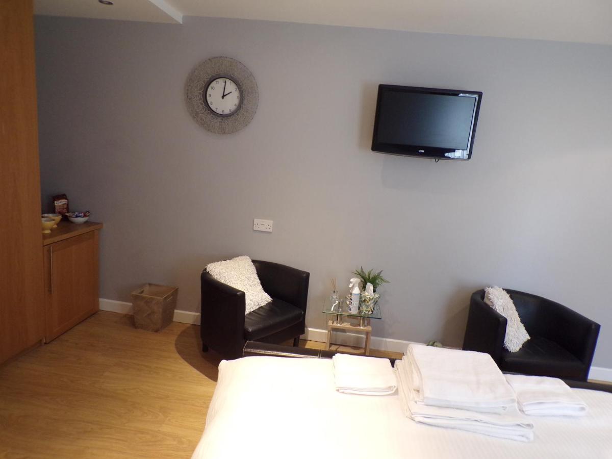 Coast 77 B&B Poole Extérieur photo